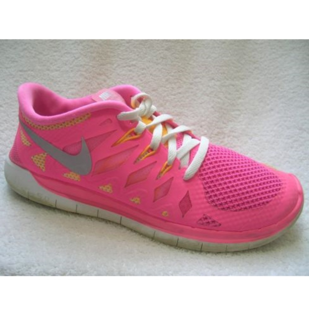 Nike Kids Free 5.0 (GS) Running Shoe,  7 Y / 40